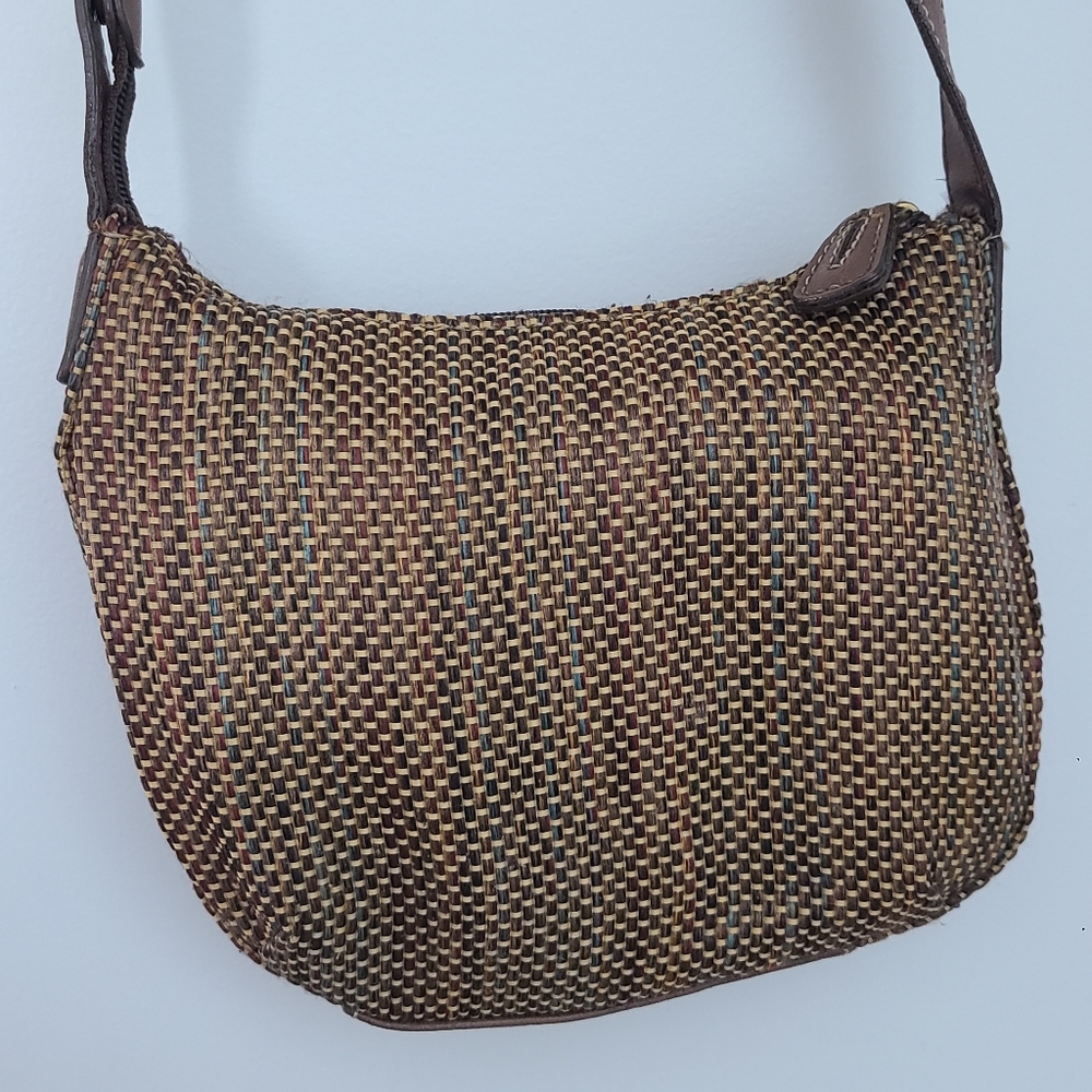 Fossil Mini Woven Shoulder Bag With Leather Handle #75082 8.5" W x 7" H x 2" D - Picture 4 of 12